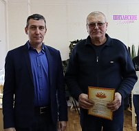 Глава города отметил благодарственными письмами шиханских волонтеров