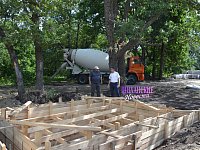Глава города Антон Лещенко проинспектировал ход работ в шиханском парке «Я-Патриот»