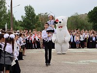 Для шиханских выпускников прозвенел последний школьный звонок