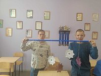 В Шиханском доме-интернате прошла игра на развитие мелкой моторики: "Помоги паучку сплести паутину" 