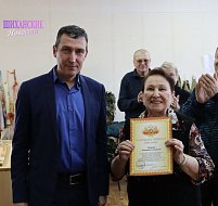 Глава города отметил благодарственными письмами шиханских волонтеров