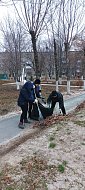 В Шиханах продолжаются субботники