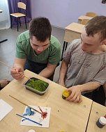 Рисование на воде: арт-терапия в Шиханском дом-интернате 