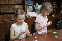 Ребята смастерили необычные поделки 