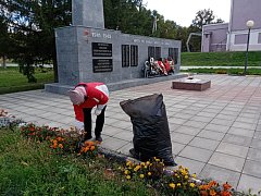 В Шиханах продолжаются работы по уборке и благоустройству общественных территорий