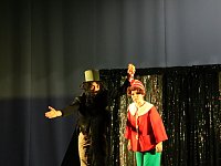 Спектакль «Не все то золото, что блестит» показали в Дворце Культуры «Корунд»