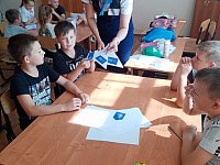 Ребята из лагеря "Солнышко" изучают профессии с помощью игры